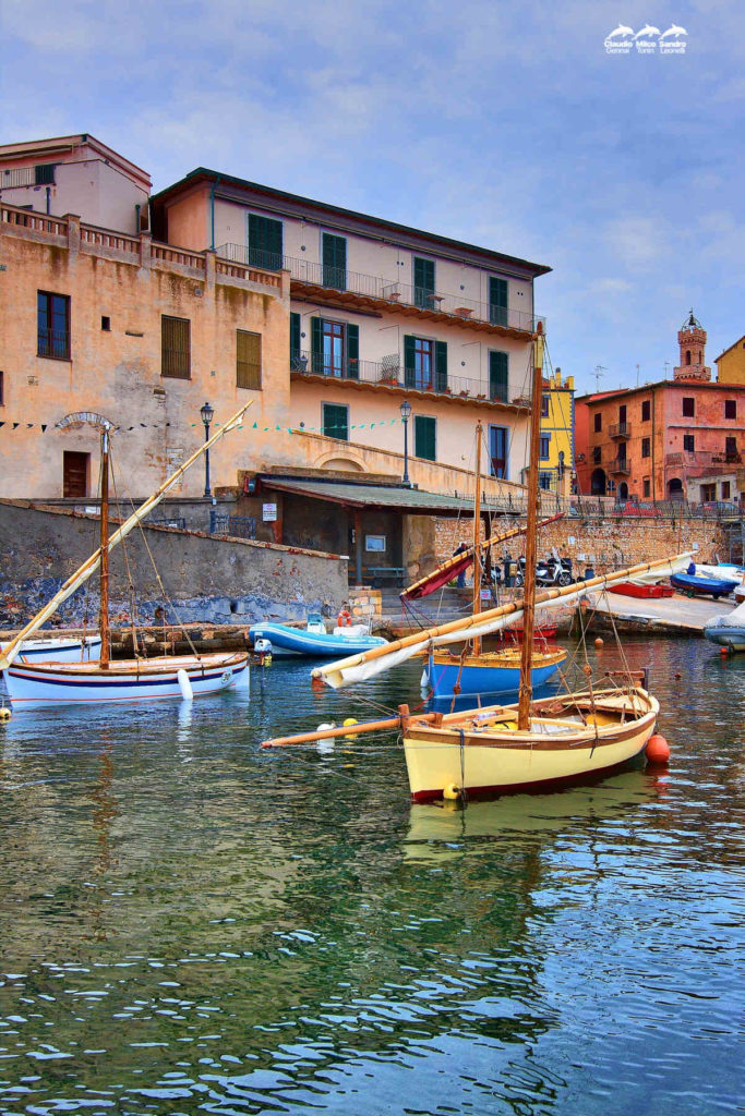 Fotografia artistica - barche nel porticciolo di piombino