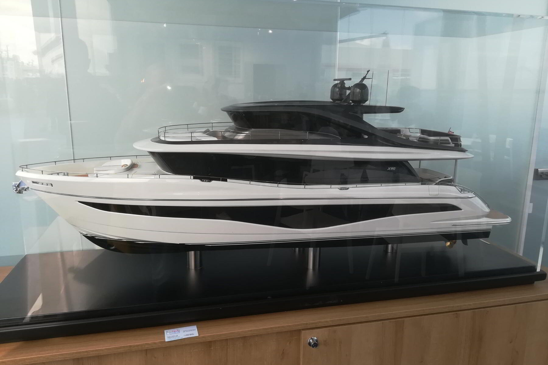 modello yacht da cantiere